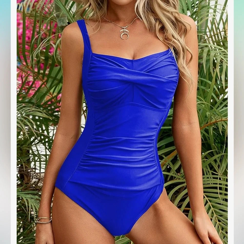 Liz Claiborne Women's‎ Retro Tummy Control 
Slimming Swimwear. Size 16.